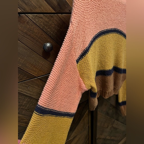 Billabong Colorblock Cropped Summer Sweater - Picture 2 of 2